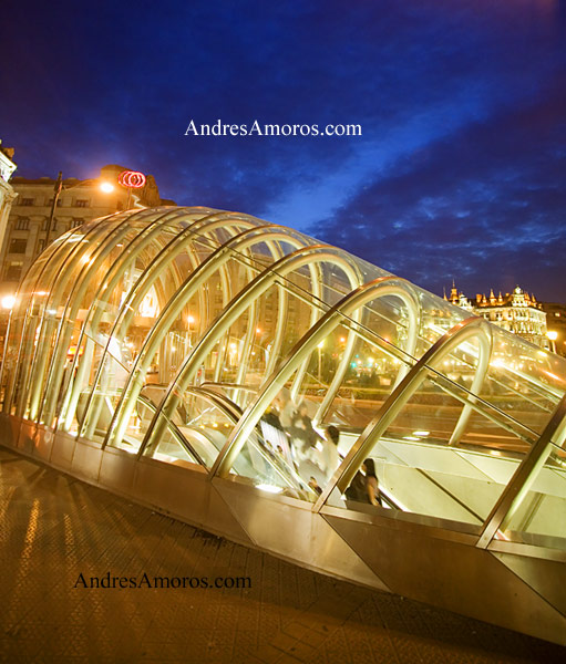 Metro Bilbao de Norman Foster por Andrés Amorós